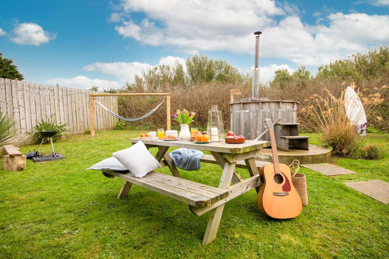 Wheal Prosper- Beautifully Fitted Wooden Lodge Helston Cornwall Exterior foto