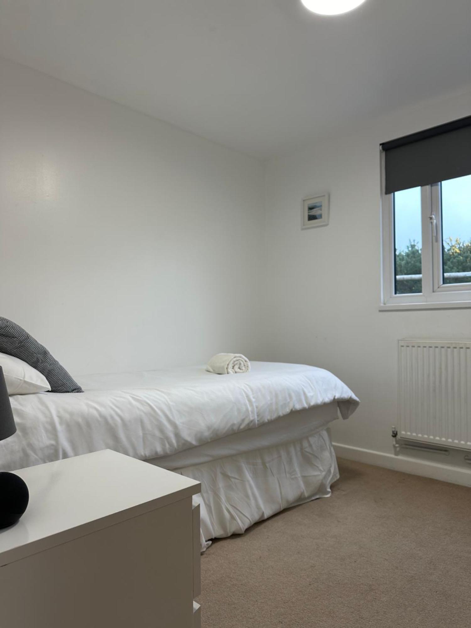 Wheal Prosper- Beautifully Fitted Wooden Lodge Helston Cornwall Exterior foto